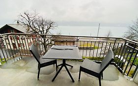 Lake View Apartment -14